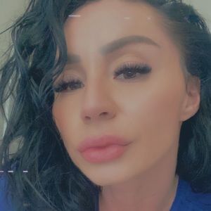 Meet your Posher, Daniela